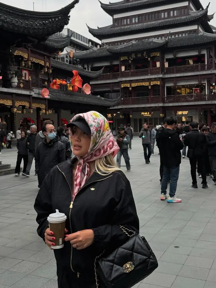 旺达上海街拍